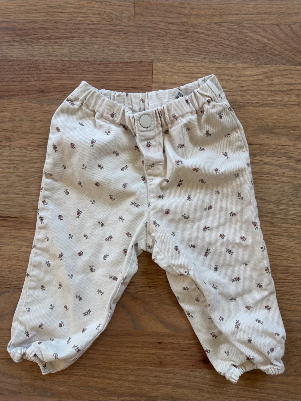 H&M Cream Pajama Pants with Tiny Pink Floral Print 12-18M